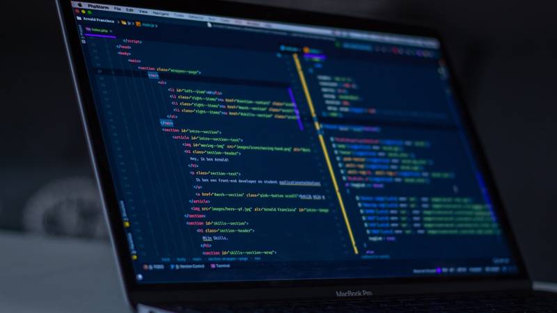 Flutter・PWA・ノーコードのコード画面