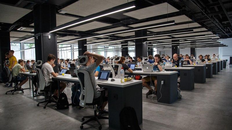 無料アプリのマネタイズ設計を開発前に決めることの大切さをまとめたイメージ