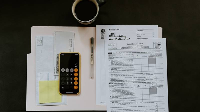 自社で更新作業を行う事業者のイメージ